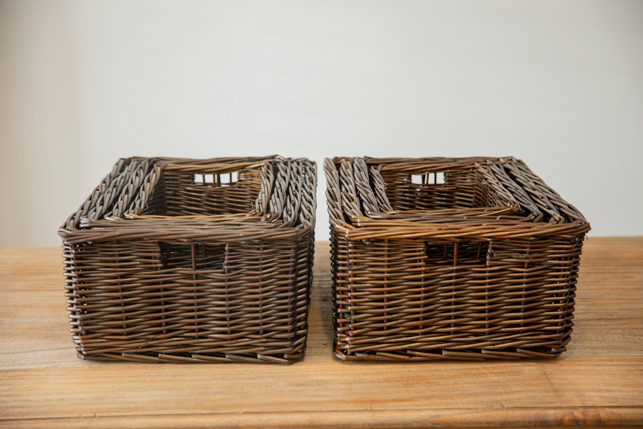 H&K Set of 4 sizes willow wicker storage baskets - in forest brown