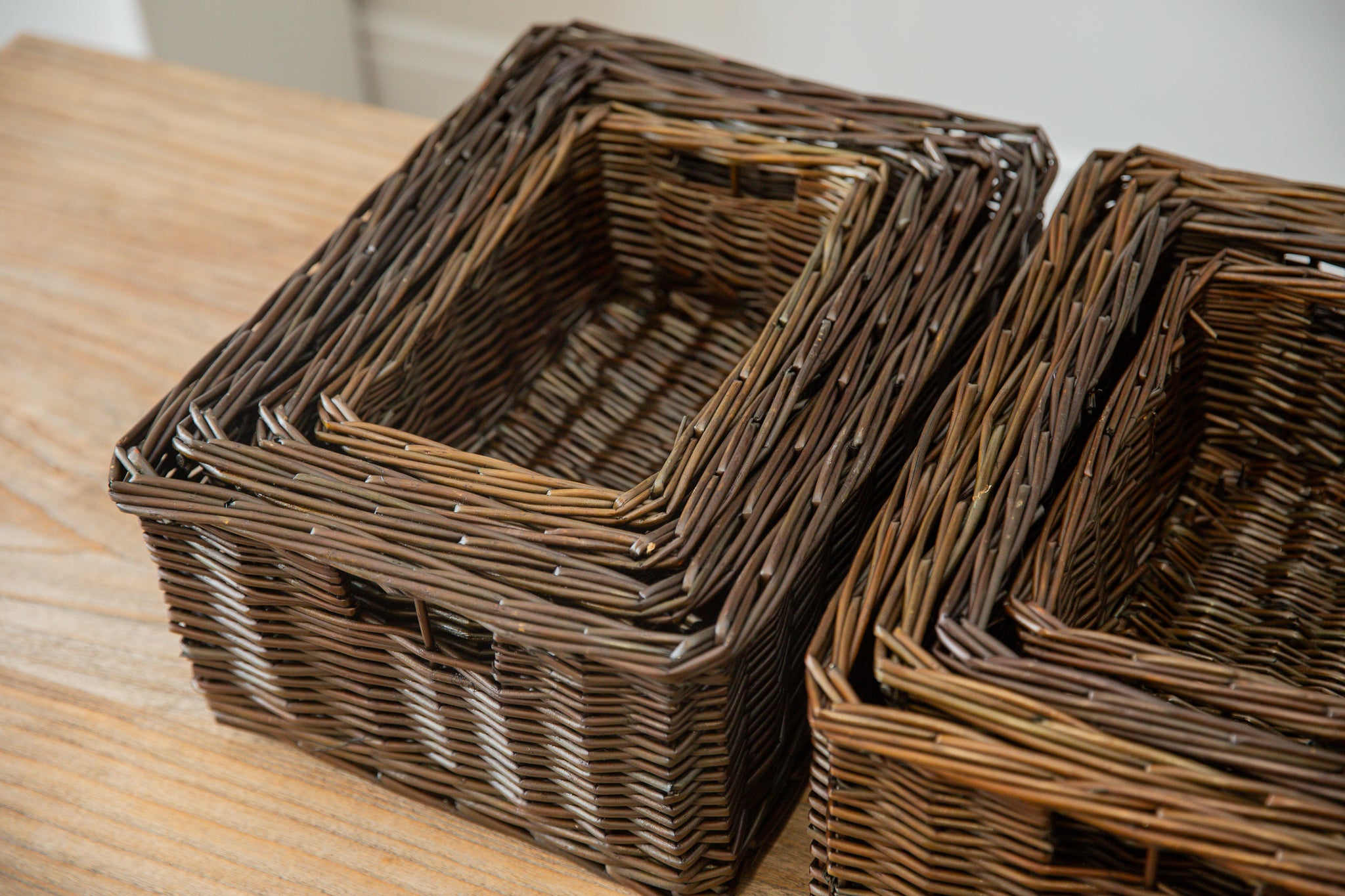 H&K Set of 4 sizes willow wicker storage baskets - in forest brown