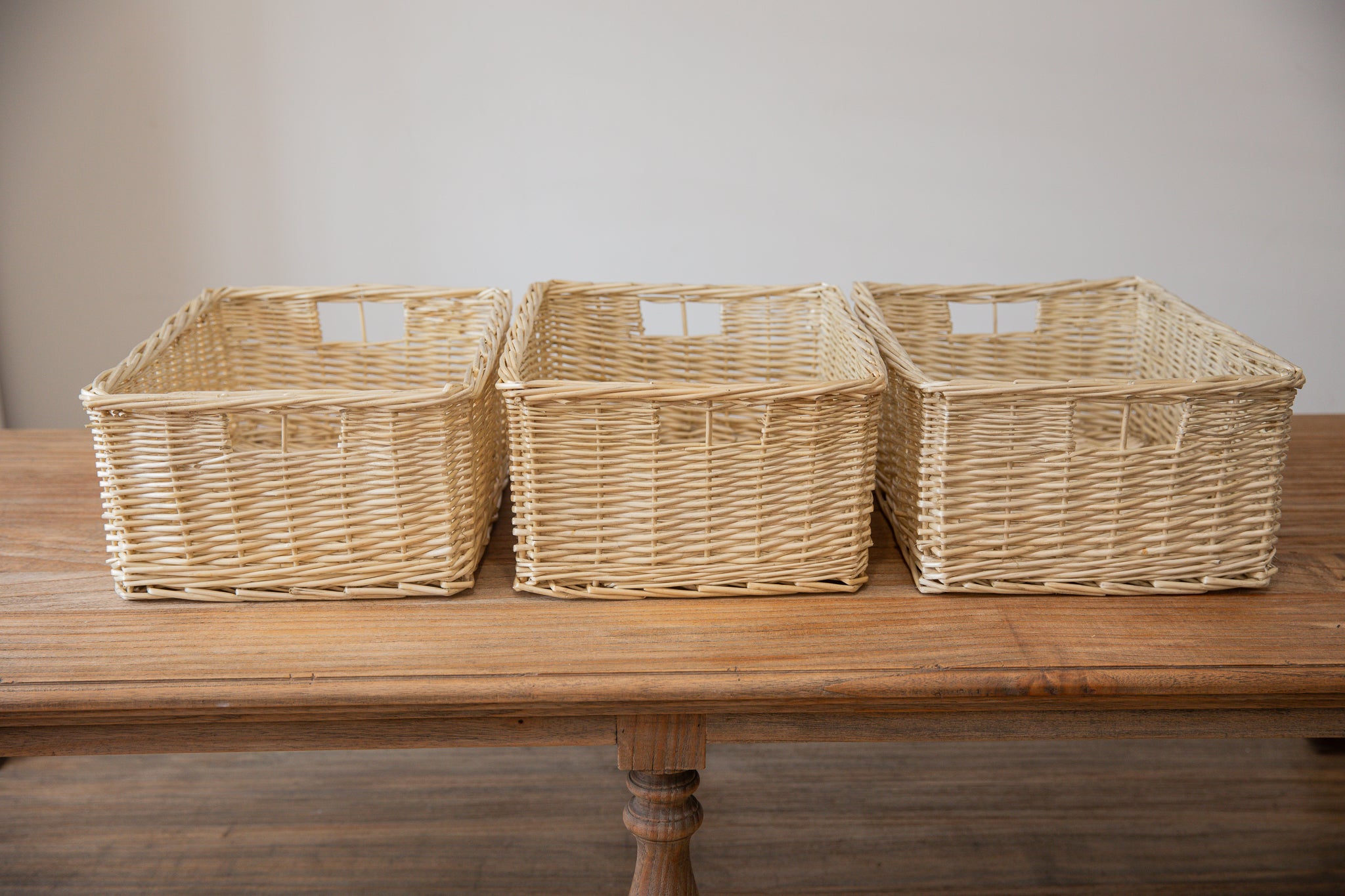 H&K set of willow wicker storage baskets - in Ivory Cream