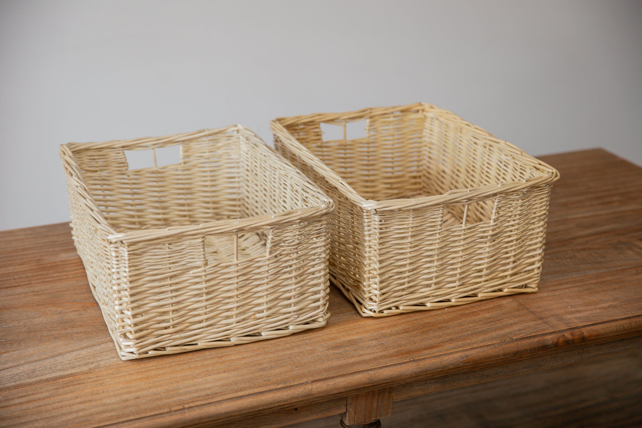 H&K set of willow wicker storage baskets - in Ivory Cream