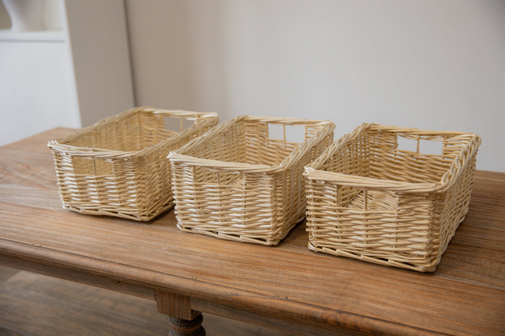 H&K set of willow wicker storage baskets - in Ivory Cream