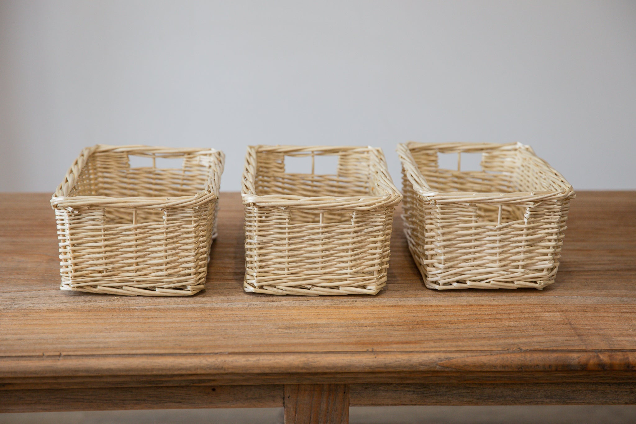 H&K set of willow wicker storage baskets - in Ivory Cream