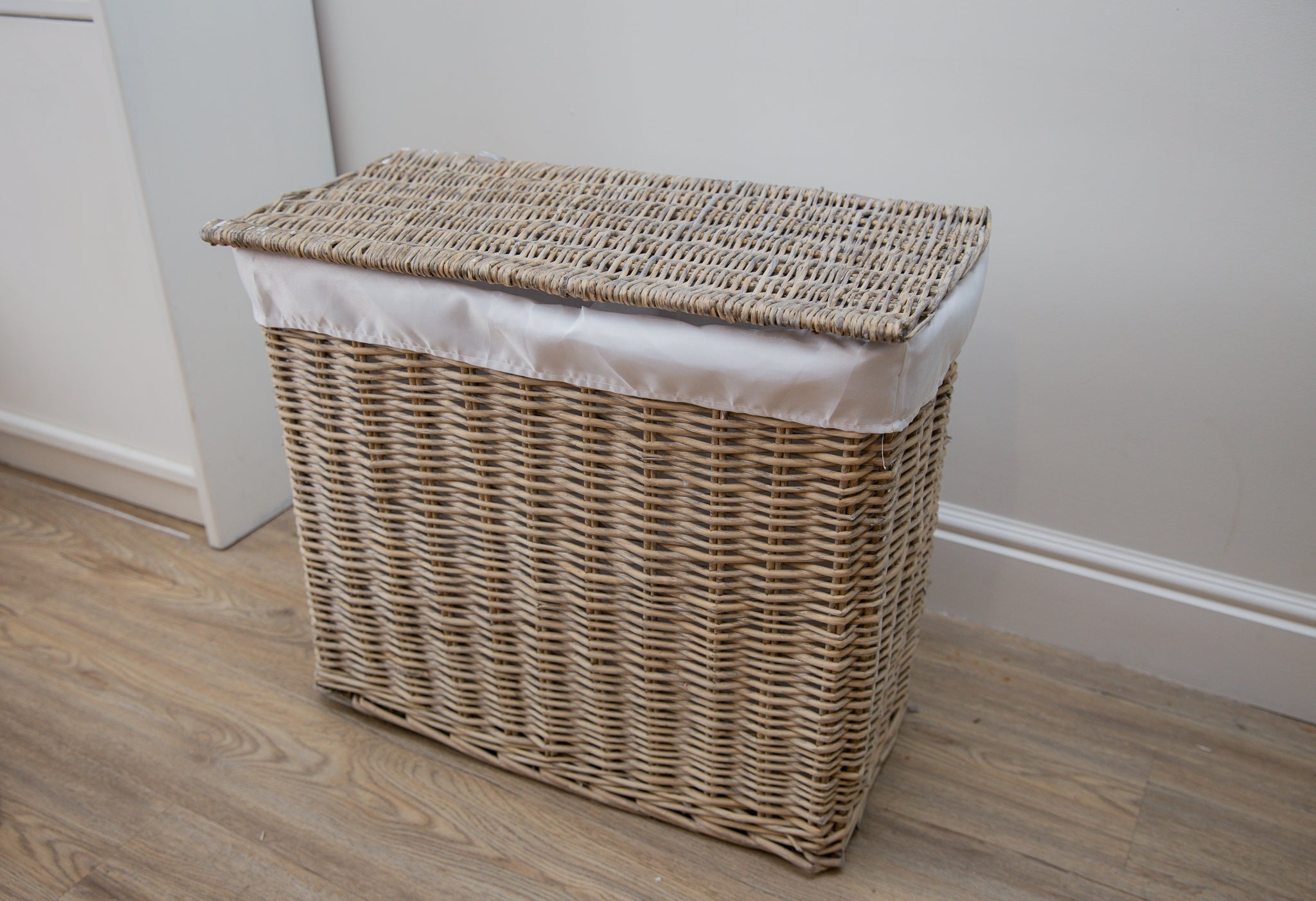 H&K multi section wicker Laundry Basket - Medium size in Antique wash