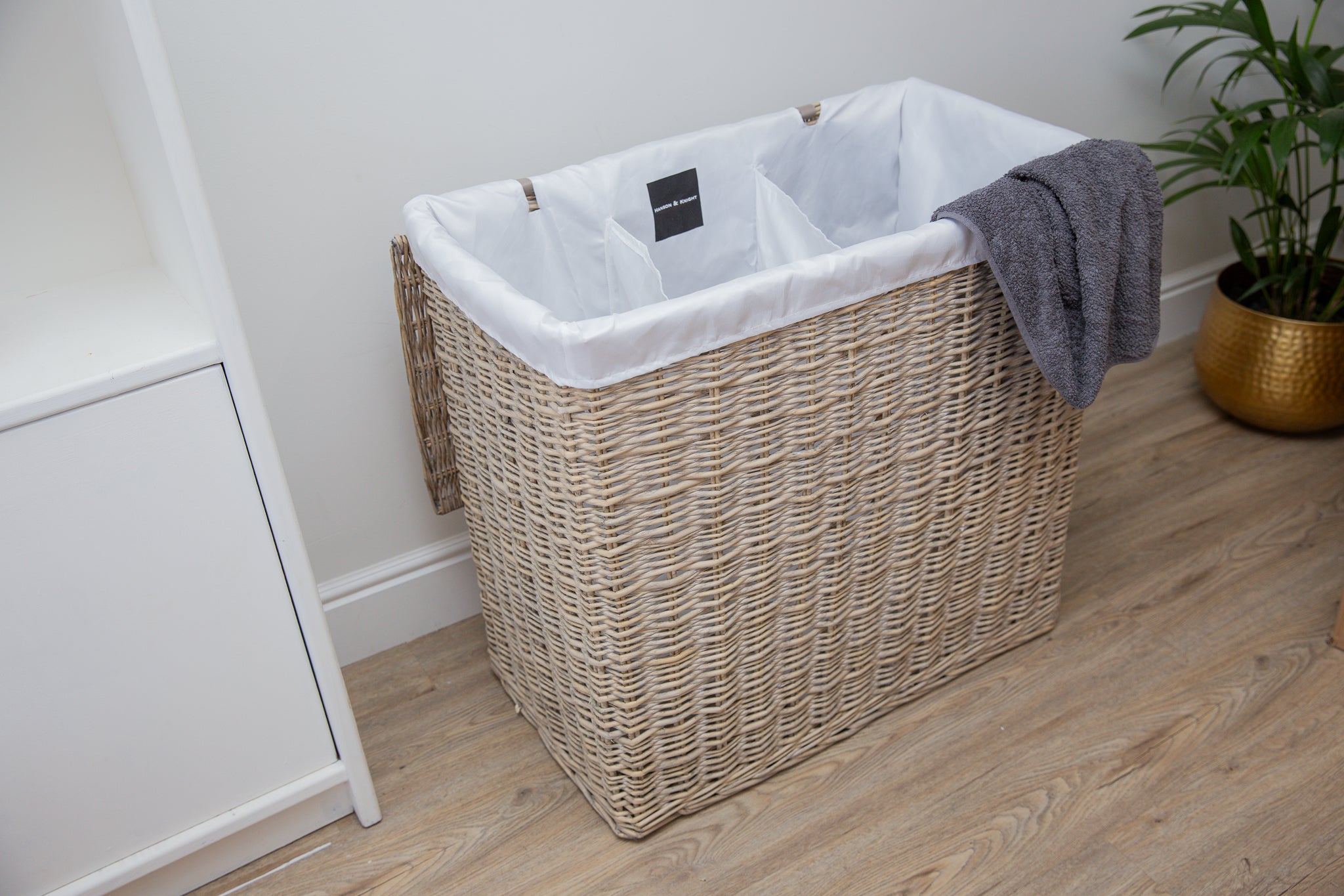 H&K Signature wicker Laundry Basket - Extra large in Antique Wash