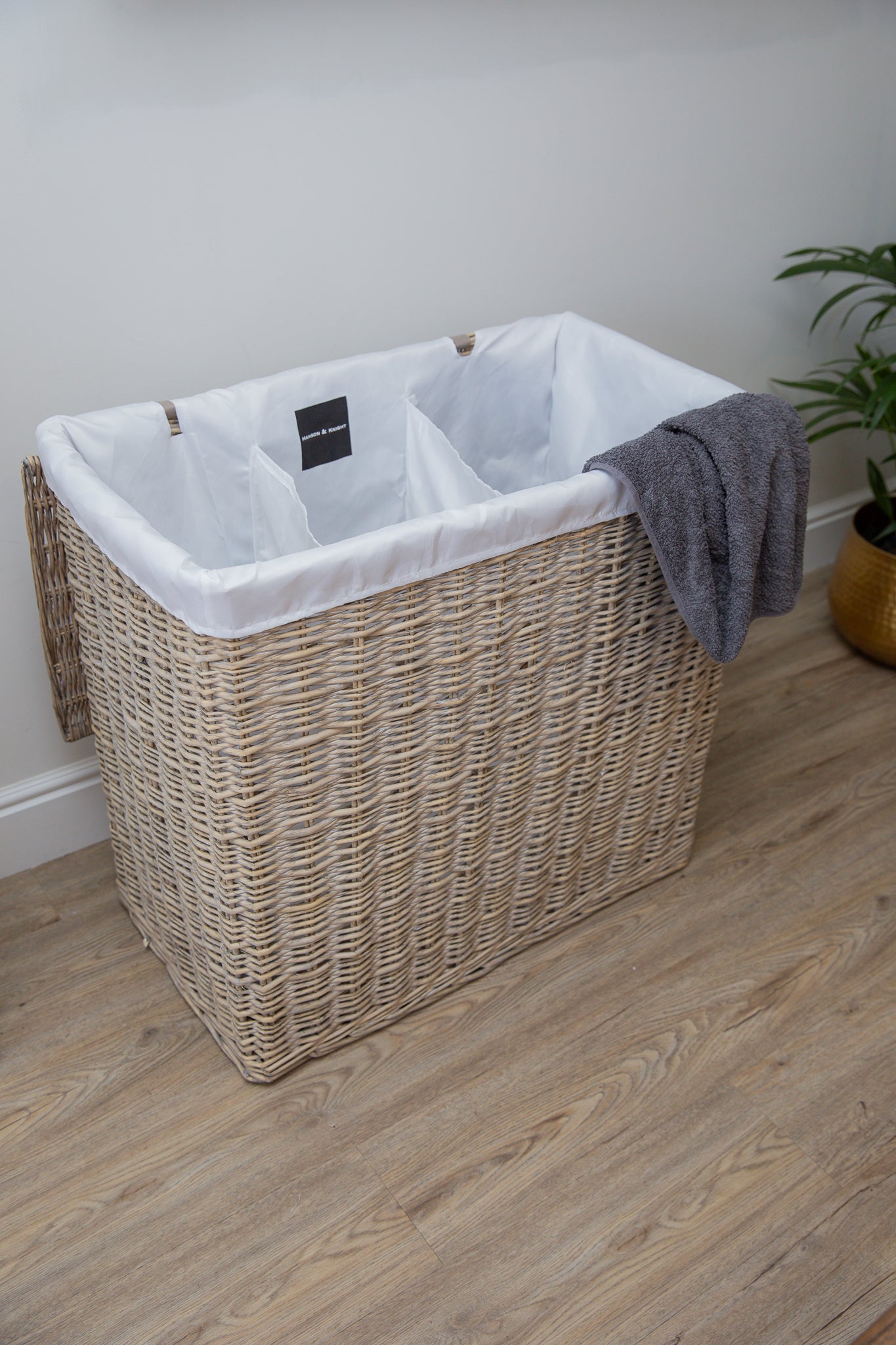 H&K Signature wicker Laundry Basket - Extra large in Antique Wash